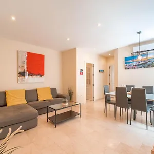 https://gran-apartamento-renovado-de-3-habitaciones-malagasimple.es-andalucia.com